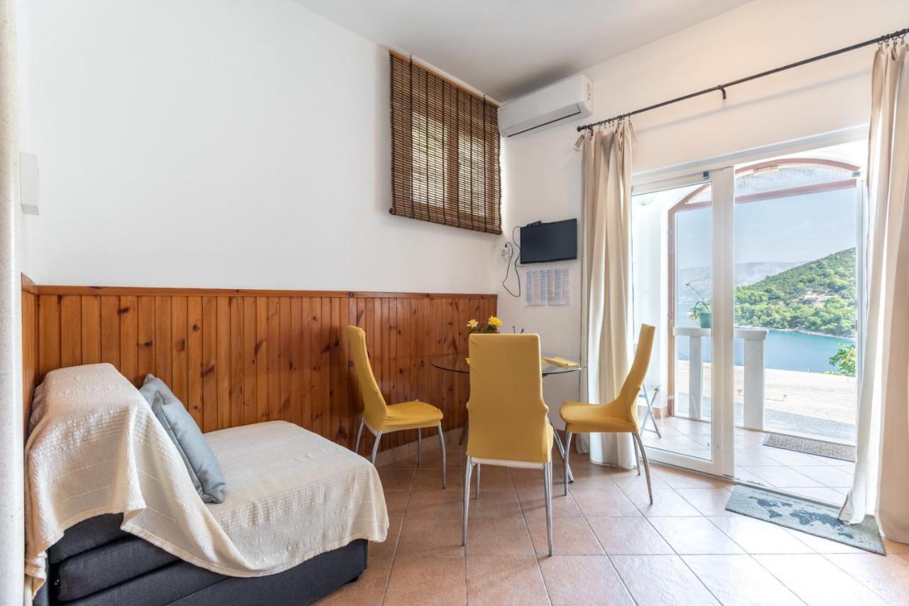 Apartments Darija Pucisca Exterior photo