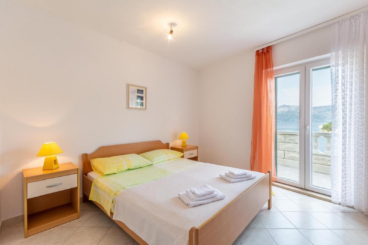 Apartments Darija Pucisca Exterior photo